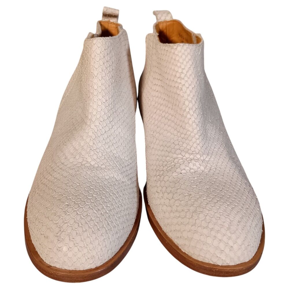 Saks Off 5th 10022- Shoe Ankle Boots Womens 8.5 Off White Leather Snake 38.5 — image 4 of 8